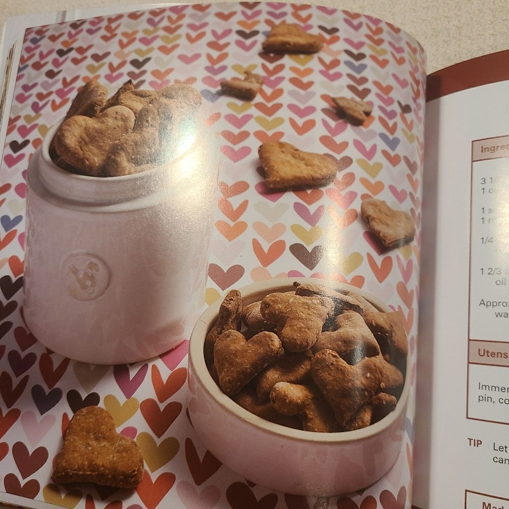 Cooking For Dogs New Recipes From Dog's Deli Softbound NWT - Picture 8 of 13